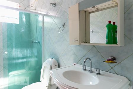 Banheiro de casa para alugar com 1 quarto, 40m² em Água Funda, São Paulo