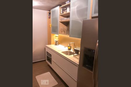 Cozinha de apartamento para alugar com 2 quartos, 56m² em Partenon, Porto Alegre