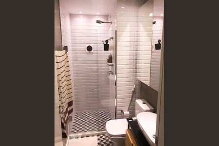 Banheiro de apartamento para alugar com 2 quartos, 56m² em Partenon, Porto Alegre