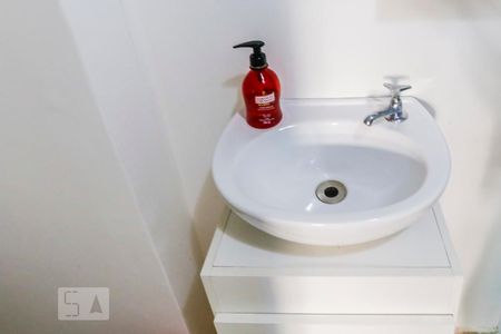 Banheiro de kitnet/studio para alugar com 1 quarto, 20m² em Vila Mariana, São Paulo