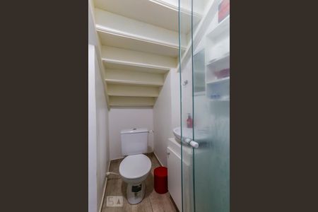 Banheiro de kitnet/studio para alugar com 1 quarto, 20m² em Vila Mariana, São Paulo