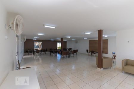 Apartamento para alugar com 55m², 2 quartos e 1 vaga Apartamento para alugar com 55m², 2 quartos e 1 vagaÁrea comum - Salão de festas