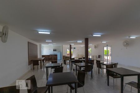 Apartamento para alugar com 55m², 2 quartos e 1 vaga Apartamento para alugar com 55m², 2 quartos e 1 vagaÁrea comum - Salão de festas