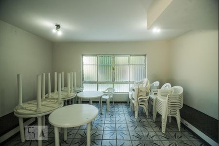 Apartamento para alugar com 50m², 2 quartos e 1 vaga Apartamento para alugar com 50m², 2 quartos e 1 vagaÁrea comum - Salão de festas