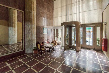 Studio à venda com 44m², 1 quarto e sem vaga Studio à venda com 44m², 1 quarto e sem vagaHall social