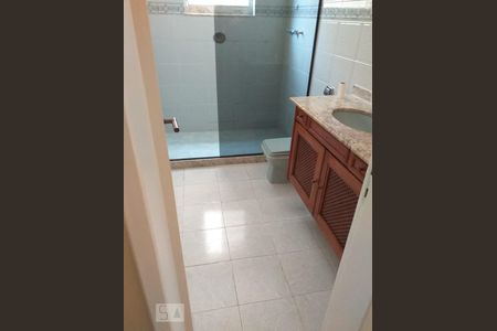 Banheiro de apartamento para alugar com 3 quartos, 90m² em Pe Pequeno, Niterói