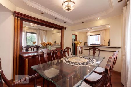 Apartamento à venda com 236m², 4 quartos e 2 vagas