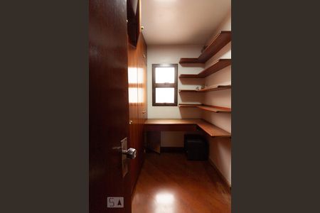 Apartamento à venda com 236m², 4 quartos e 2 vagas