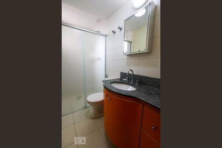 Apartamento à venda com 66m², 2 quartos e 1 vaga Apartamento à venda com 66m², 2 quartos e 1 vagaBanheiro da Suite