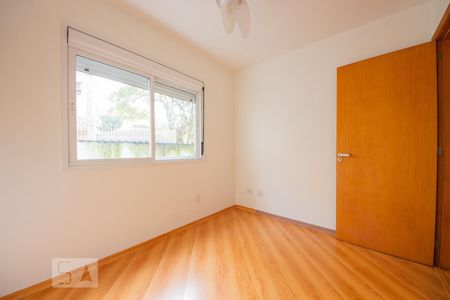 Quarto 1 de apartamento para alugar com 2 quartos, 70m² em Floresta, Porto Alegre