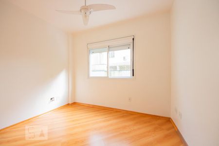 Quarto 1 de apartamento para alugar com 2 quartos, 70m² em Floresta, Porto Alegre