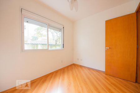 Quarto 1 de apartamento para alugar com 2 quartos, 70m² em Floresta, Porto Alegre