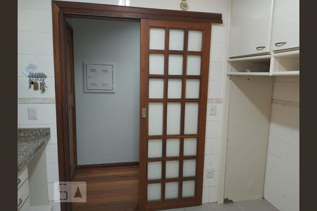 Apartamento para alugar com 200m², 4 quartos e 2 vagas