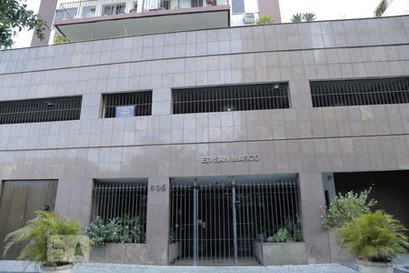 Apartamento à venda com 60m², 2 quartos e 1 vagaFachada