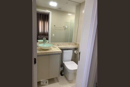 Banheiro de kitnet/studio para alugar com 1 quarto, 41m² em Várzea da Barra Funda, São Paulo