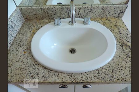 Suite 1 - Banheiro Torneira de apartamento para alugar com 3 quartos, 100m² em Córrego Grande, Florianópolis