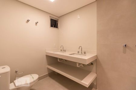 Banheiro da Suite 1 de apartamento para alugar com 3 quartos, 106m² em Itaim Bibi, São Paulo