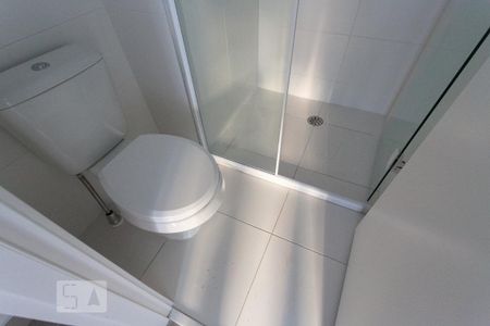Banheiro de kitnet/studio para alugar com 1 quarto, 25m² em Cerqueira César, São Paulo