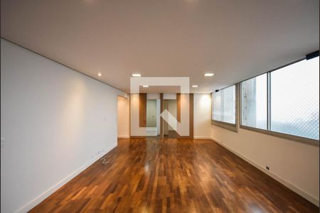 Sala de apartamento à venda com 3 quartos, 226m² em Vila Suzana, São Paulo