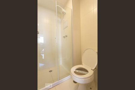 Banheiro de kitnet/studio para alugar com 1 quarto, 25m² em Cerqueira César, São Paulo