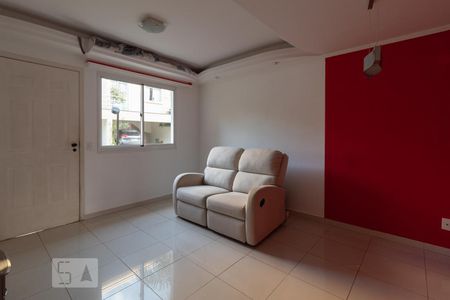 Sala de casa de condomínio para alugar com 2 quartos, 91m² em Vila São Silvestre, São Paulo