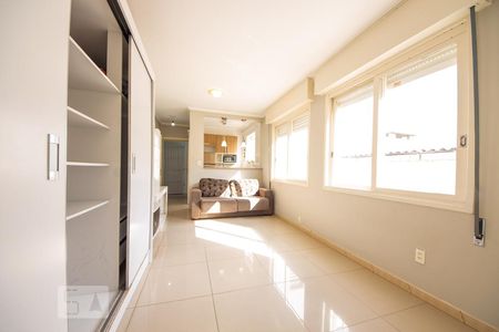 Sala/Quarto de kitnet/studio para alugar com 1 quarto, 42m² em Petrópolis, Porto Alegre