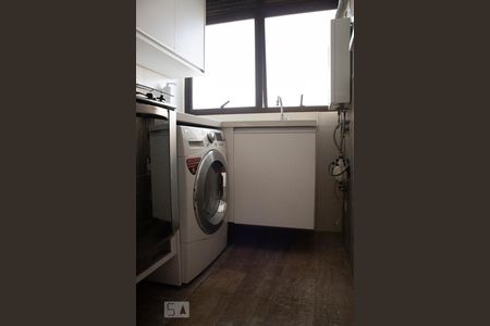 Apartamento à venda com 112m², 2 quartos e 1 vaga Apartamento à venda com 112m², 2 quartos e 1 vagaÁrea de Serviço