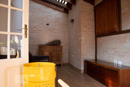 Apartamento à venda com 112m², 2 quartos e 1 vaga Apartamento à venda com 112m², 2 quartos e 1 vagaSala Superior com lareira e varanda