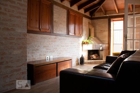 Apartamento à venda com 112m², 2 quartos e 1 vaga Apartamento à venda com 112m², 2 quartos e 1 vagaSala Superior com lareira e varanda