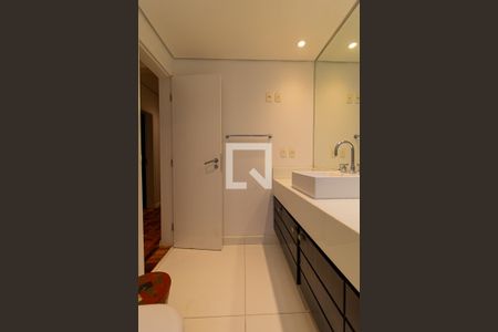 Apartamento à venda com 135m², 2 quartos e 1 vaga Apartamento à venda com 135m², 2 quartos e 1 vagaBanheiro Social