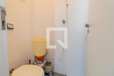 Apartamento à venda com 135m², 2 quartos e 1 vaga Apartamento à venda com 135m², 2 quartos e 1 vagaBanheiro de Serviço