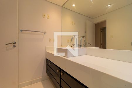 Apartamento à venda com 135m², 2 quartos e 1 vaga Apartamento à venda com 135m², 2 quartos e 1 vagaBanheiro Social