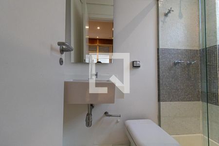 Apartamento à venda com 135m², 2 quartos e 1 vaga Apartamento à venda com 135m², 2 quartos e 1 vagaBanheiro da Suíte 1