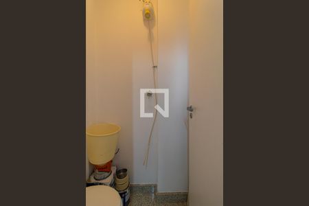 Apartamento à venda com 135m², 2 quartos e 1 vaga Apartamento à venda com 135m², 2 quartos e 1 vagaBanheiro de Serviço