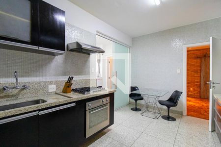 Apartamento à venda com 135m², 2 quartos e 1 vaga Apartamento à venda com 135m², 2 quartos e 1 vagaCozinha