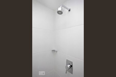 Banheiro de kitnet/studio para alugar com 1 quarto, 22m² em Centro, São Paulo
