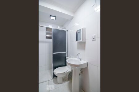 Banheiro de casa para alugar com 1 quarto, 70m² em Vila Alto de Santo André, Santo André