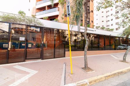 Studio para alugar com 42m², 1 quarto e 1 vaga Studio para alugar com 42m², 1 quarto e 1 vagaFachada