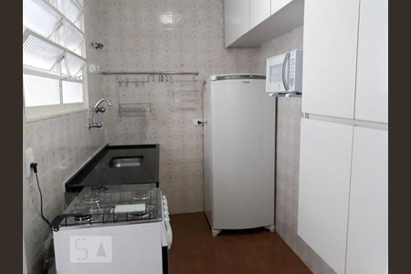 Cozinha de apartamento para alugar com 1 quarto, 45m² em Perdizes, São Paulo