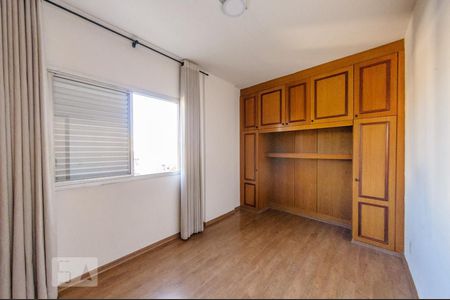 Quarto de apartamento à venda com 1 quarto, 80m² em Vila Itapura, Campinas