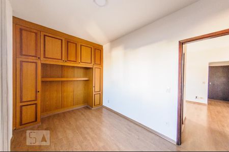 Quarto de apartamento à venda com 1 quarto, 80m² em Vila Itapura, Campinas