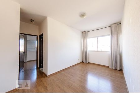 Sala de apartamento à venda com 1 quarto, 80m² em Vila Itapura, Campinas
