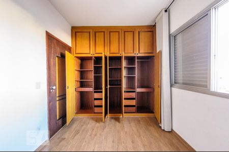 Quarto de apartamento à venda com 1 quarto, 80m² em Vila Itapura, Campinas