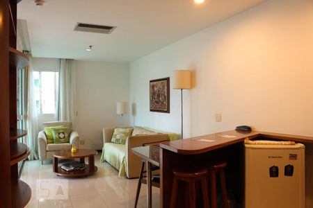 Sala de apartamento à venda com 1 quarto, 60m² em Barra da Tijuca, Rio de Janeiro