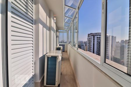 Apartamento para alugar com 135m², 3 quartos e 1 vagavaranda