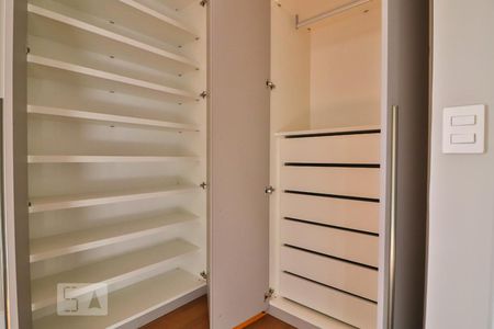 Apartamento para alugar com 135m², 3 quartos e 1 vagaQuarto 3 - Armários