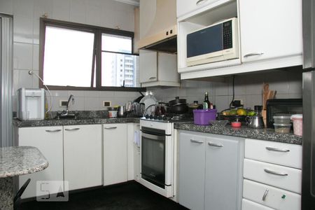Apartamento à venda com 120m², 4 quartos e 2 vagas Apartamento à venda com 120m², 4 quartos e 2 vagasCozinha