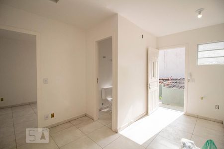 Detalhe Sala de casa para alugar com 1 quarto, 30m² em Vila Ipojuca, São Paulo
