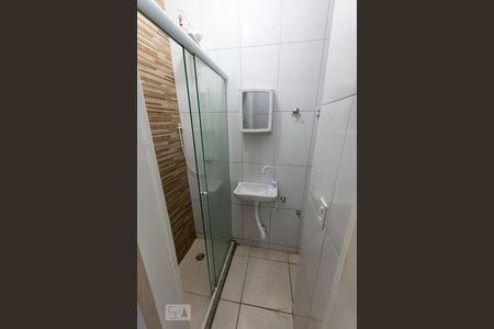 Banheiro de kitnet/studio para alugar com 1 quarto, 18m² em Bosque da Saúde, São Paulo