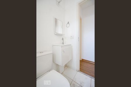 Banheiro de apartamento para alugar com 2 quartos, 44m² em Maranhão, São Paulo